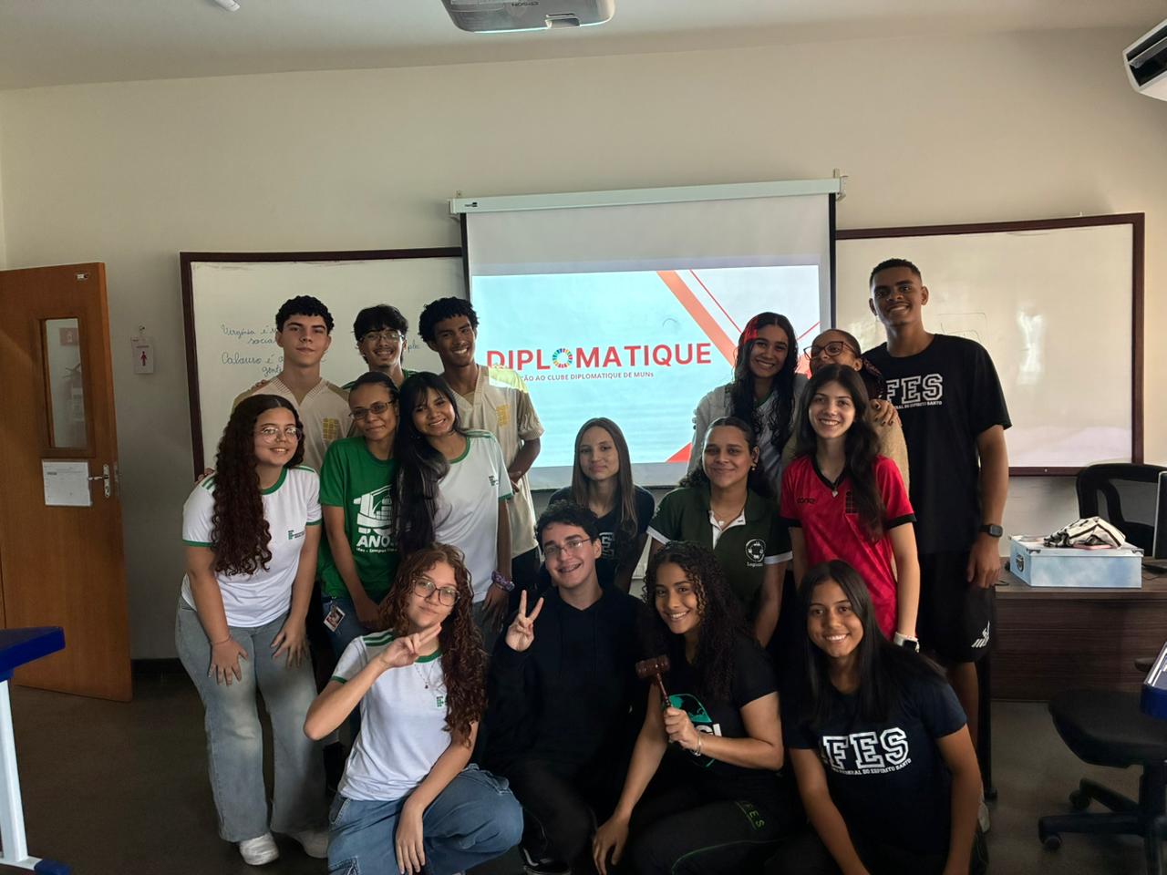 Líderes Diplomatique — IFES Campus Viana
